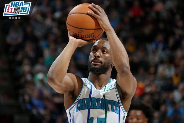 都充满了悬 都充满了悬