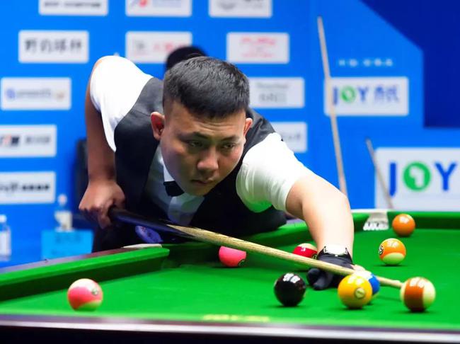 段暄：鲁能后防太凌乱打法复杂又不是巴塞罗那.