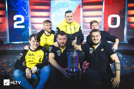 捉襟见肘 捉襟见肘